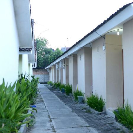 Reddoorz Syariah Plus Near Banyuwangi Airport ภายนอก รูปภาพ