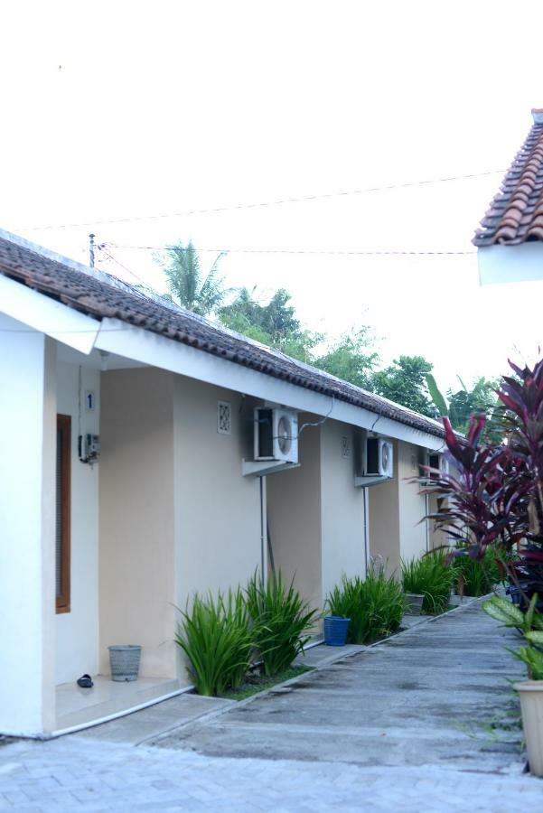 Reddoorz Syariah Plus Near Banyuwangi Airport ภายนอก รูปภาพ