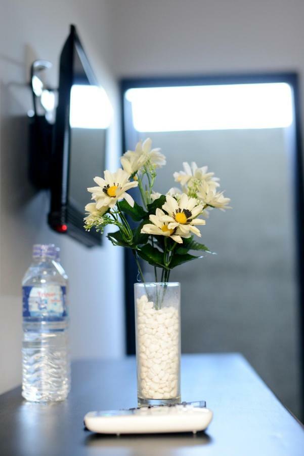 Reddoorz Syariah Plus Near Banyuwangi Airport ภายนอก รูปภาพ