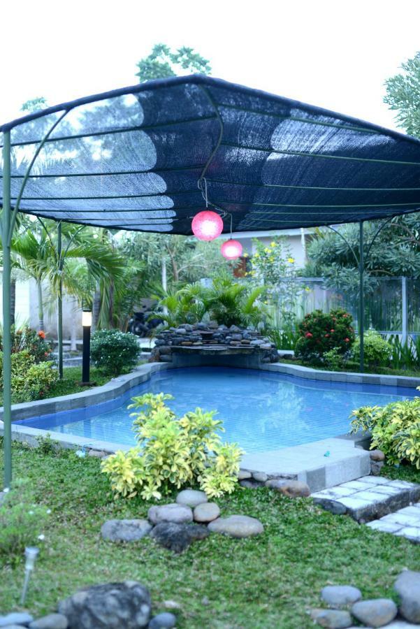 Reddoorz Syariah Plus Near Banyuwangi Airport ภายนอก รูปภาพ