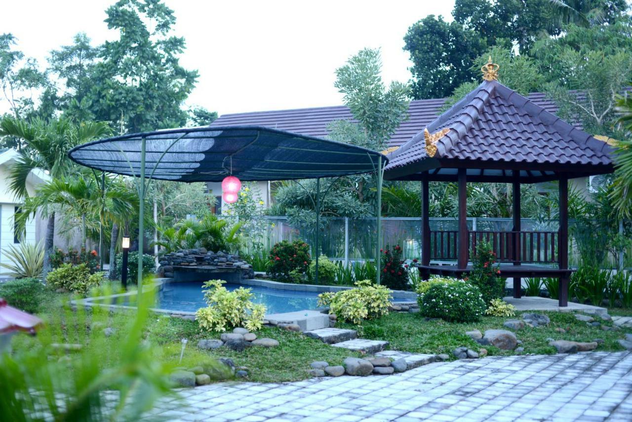 Reddoorz Syariah Plus Near Banyuwangi Airport ภายนอก รูปภาพ