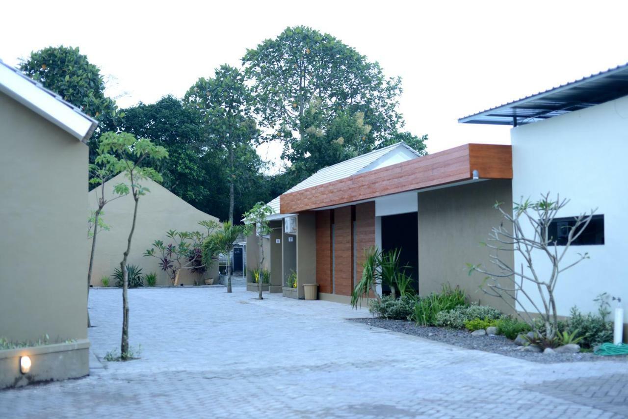 Reddoorz Syariah Plus Near Banyuwangi Airport ภายนอก รูปภาพ