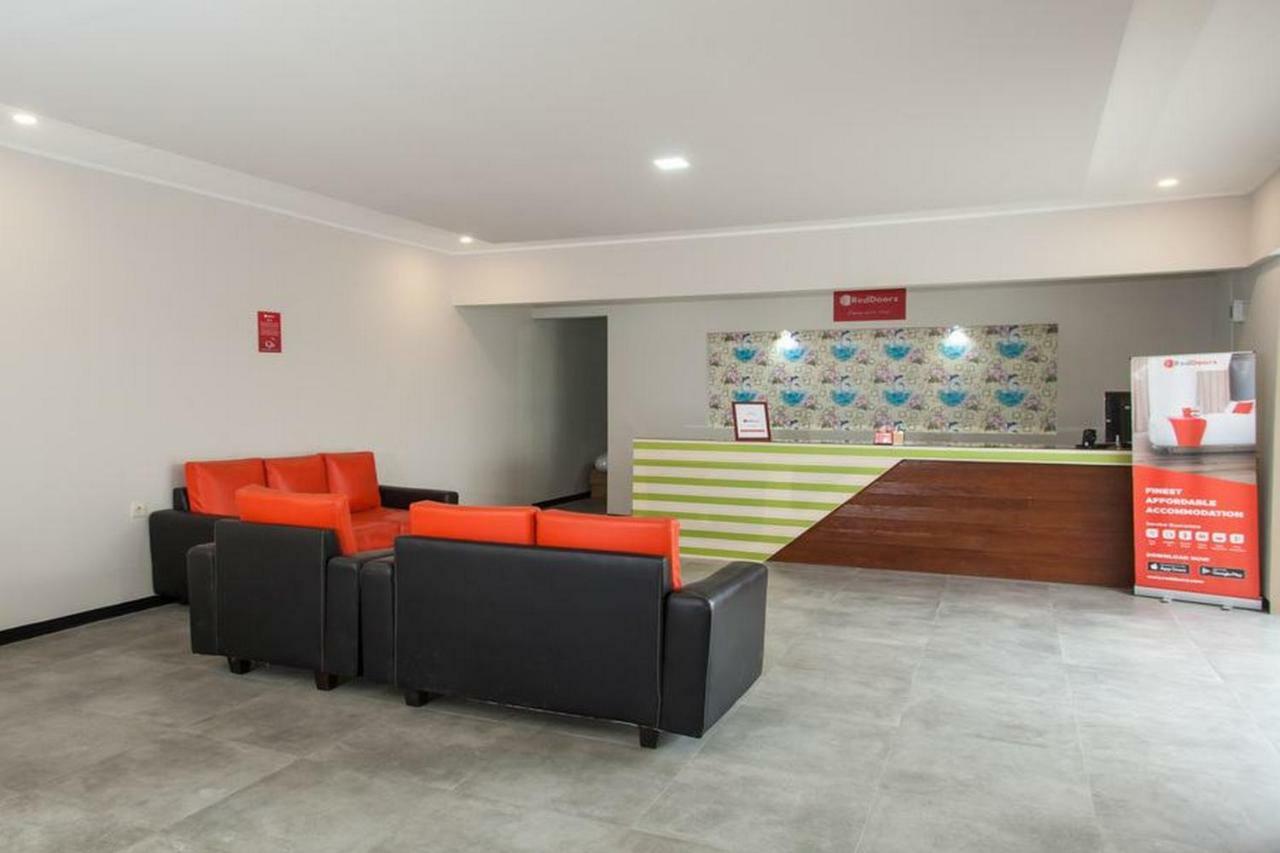 Reddoorz Syariah Plus Near Banyuwangi Airport ภายนอก รูปภาพ