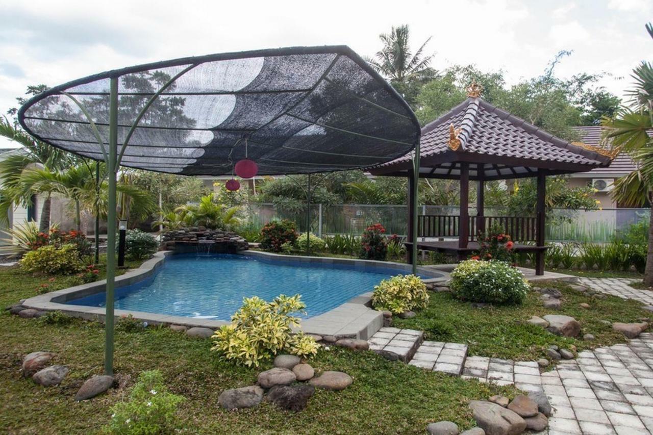 Reddoorz Syariah Plus Near Banyuwangi Airport ภายนอก รูปภาพ